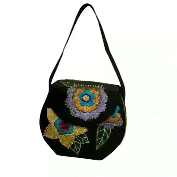 Marc Avane Handbags - Vintage Marc Avane' Embroidered & Beaded Evening Bag Shoulder Strap Snap Closure